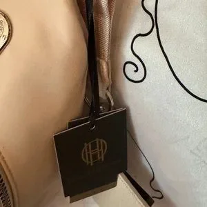 ⭐️⭐️Host Pick⭐️⭐️ NWT House of Harlow 1960 Nylon and Sherpa Sling Bag House of Harlow 1960 | Bags | Host Pick Nwt House Of Harlow  main image 2